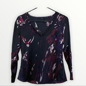 EUC 94% Silk Elie Tahari Abstract Print Silk Blouse